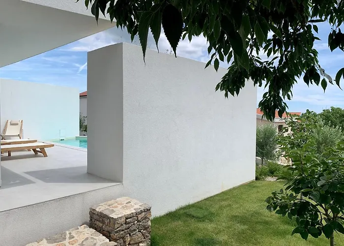 アパート Villaarh クルク